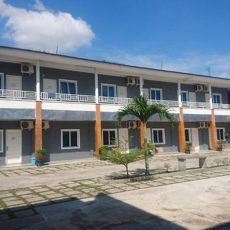 Liberty Homestay Parit  Kültér fotó
